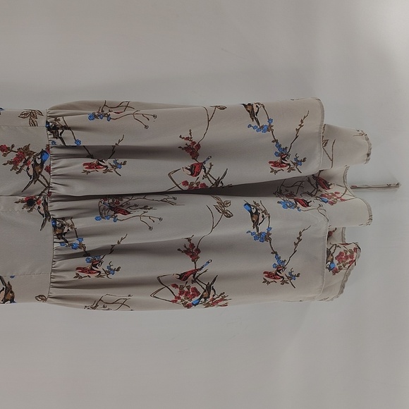 Band of Gypsies Gray Bird Print Sleeveless Silky Fit & Flare Dress Size Medium - Picture 3 of 6